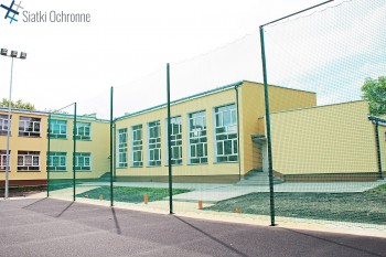 Siatki na boisko szkolne i piłkarskie - Ogrodzenia boisk w szkole