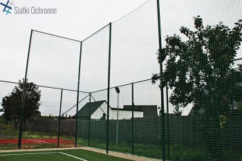 Siatka do zabezpieczeń boiska szkolnego Siatka zabezpieczająca na ogrodzenie boisk szkolnych
